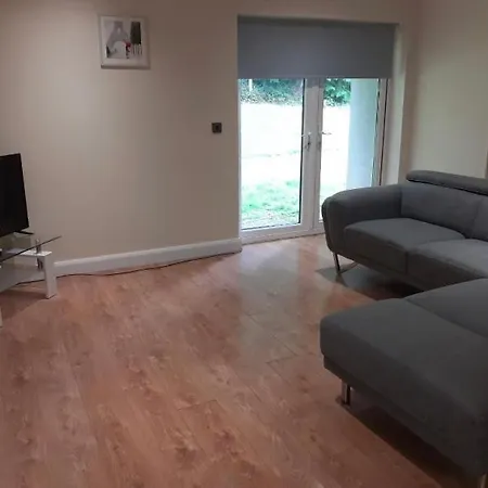 Shannon Oaks Apartment *